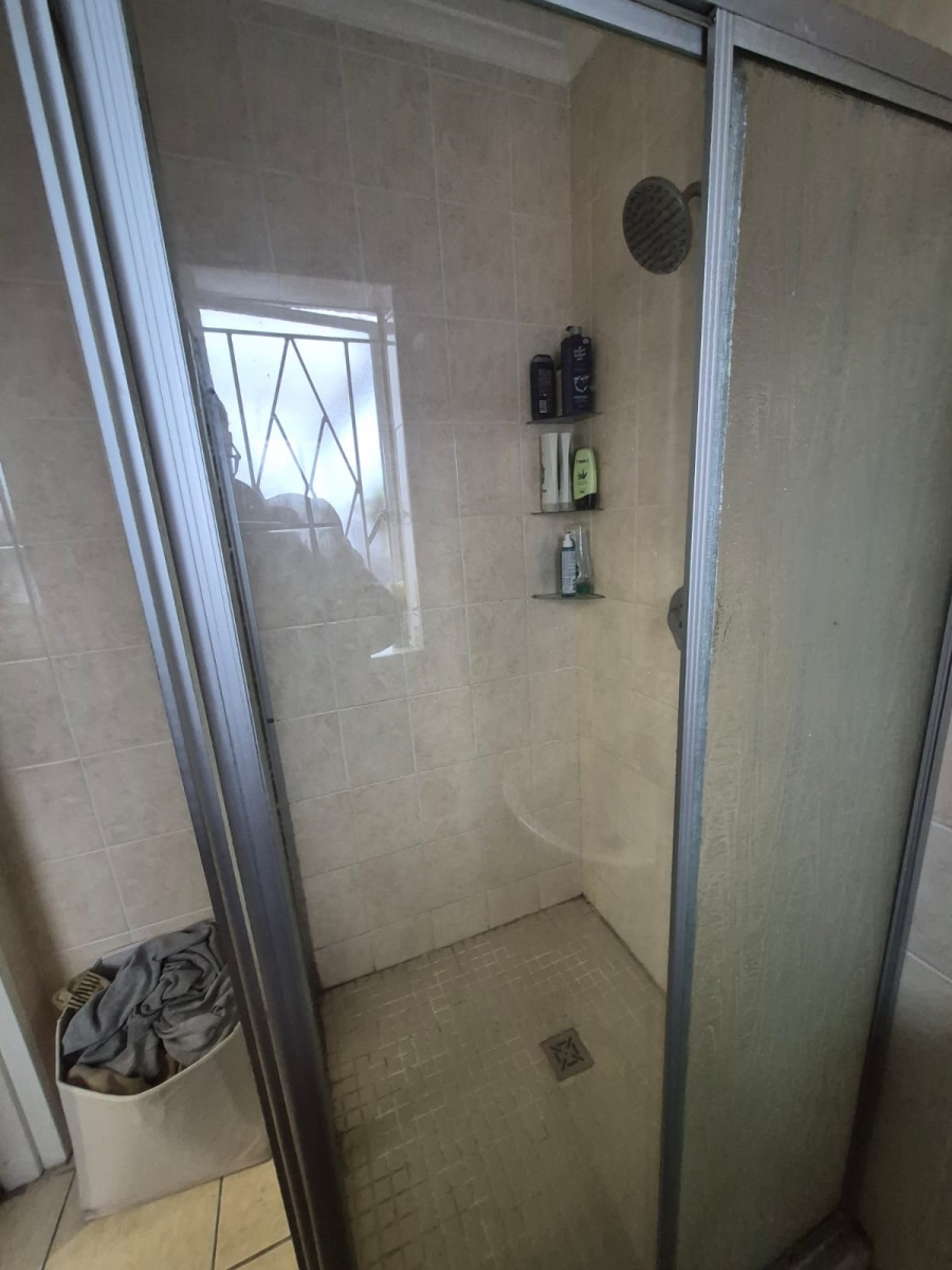 To Let 1 Bedroom Property for Rent in Kenilworth Western Cape
